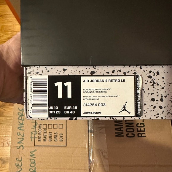 Mens Jordan Retro 4 - Picture 2 of 5